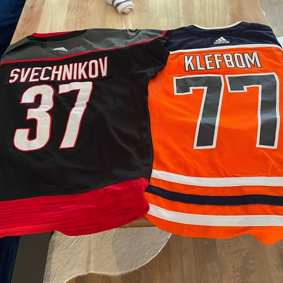 Hockey jerseys - Picture 1 of 2